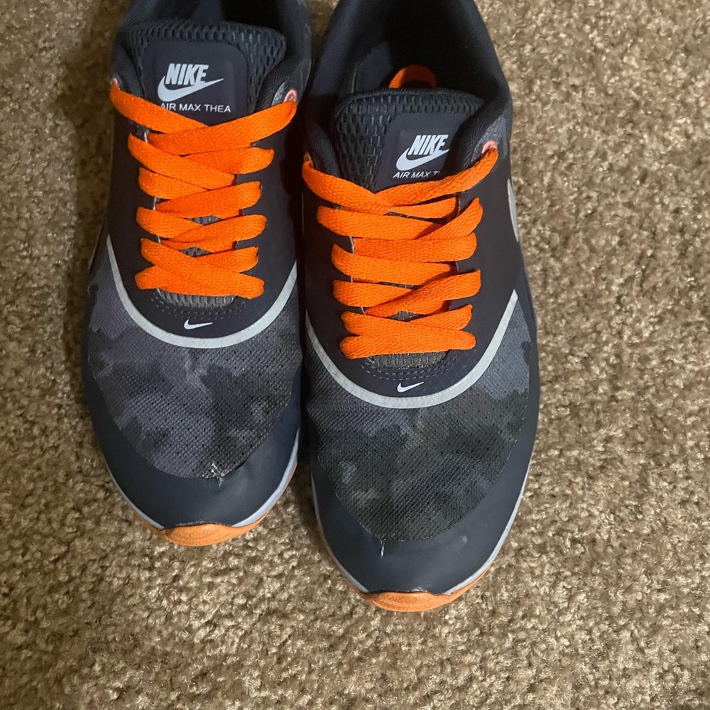 Nike Air Max Thea women  Sneakers - Black and Orange
